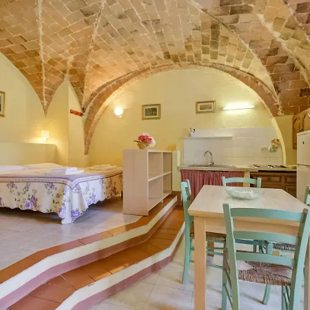Serene Farmhouse In Montescudaio With Skiing Nearby * Casale Marittimo