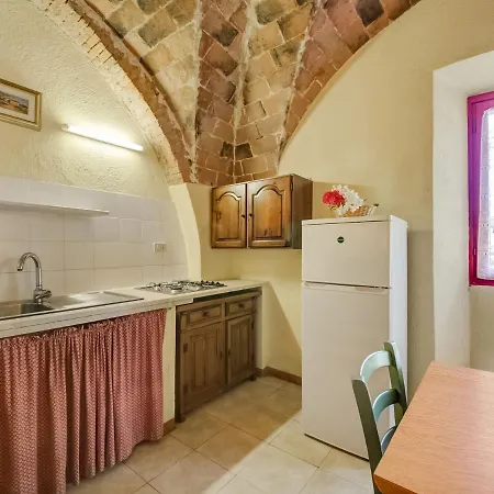 Serene Farmhouse In Montescudaio With Skiing Nearby Casale Marittimo